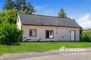 8408 E F St in Tacoma, WA - Building Photo