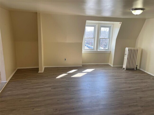 713 E 239th St-Unit -#3 in Bronx, NY - Building Photo - Building Photo