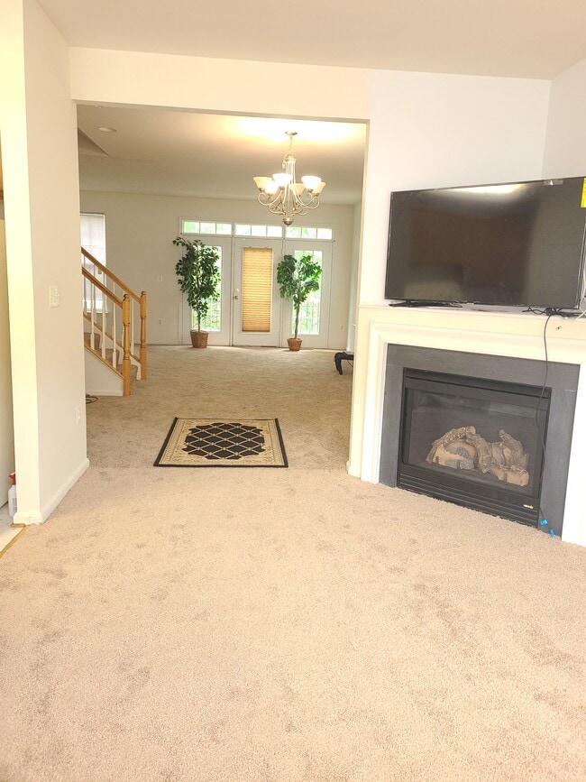 2340 Huntington Station Ct in Alexandria, VA - Foto de edificio - Building Photo