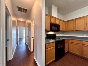 12303 Abney Dr in Austin, TX - Foto de edificio - Building Photo