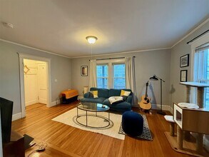 23 Central Rd, Unit 1 in Somerville, MA - Foto de edificio - Building Photo