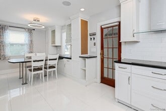 155 White Rd in Scarsdale, NY - Building Photo - Building Photo