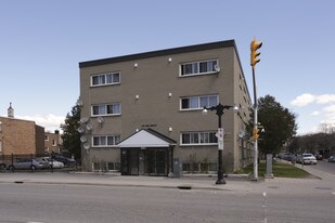 303 King Edward Ave in Ottawa, ON - Building Photo