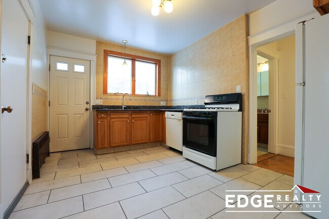 54 Wallingford Rd, Unit 1