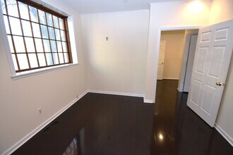 159 Main St in Chester, CT - Building Photo - Building Photo