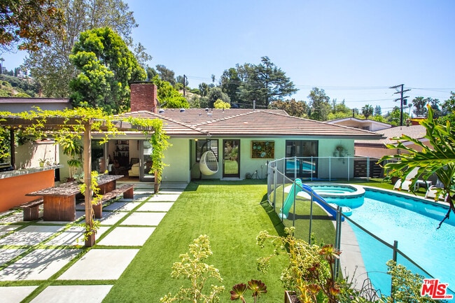 property at 2211 Canyon Dr