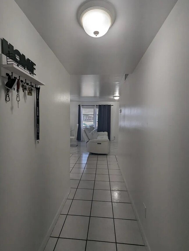 6051 SW 41st St, Unit 101