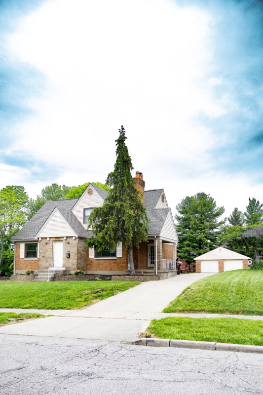 property at 4282 Homelawn Ave