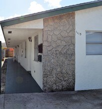 1115 19th Ave N in Lake Worth, FL - Building Photo - Building Photo