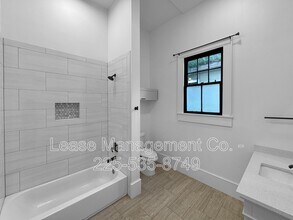 330 Seguin St in New Orleans, LA - Building Photo - Building Photo