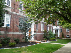 Haddonfield Manor Apartments in Haddonfield, NJ - Building Photo - Building Photo