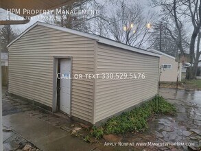 1196 Thorndale Dr in Akron, OH - Building Photo - Building Photo