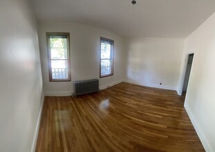 234 Cypress St, Unit 1 in Brookline, MA - Building Photo - Building Photo