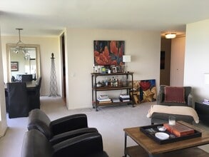 5445 N Sheridan Rd in Chicago, IL - Building Photo - Building Photo