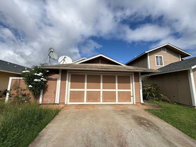 property at 91-1092-1092 Pohahawai St
