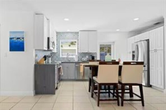 2601 NE 9th Ter in Wilton Manors, FL - Building Photo - Building Photo