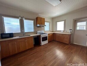744 Cedar St in Honolulu, HI - Building Photo - Building Photo