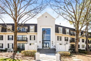 1202 Pine Heights Dr NE in Atlanta, GA - Building Photo