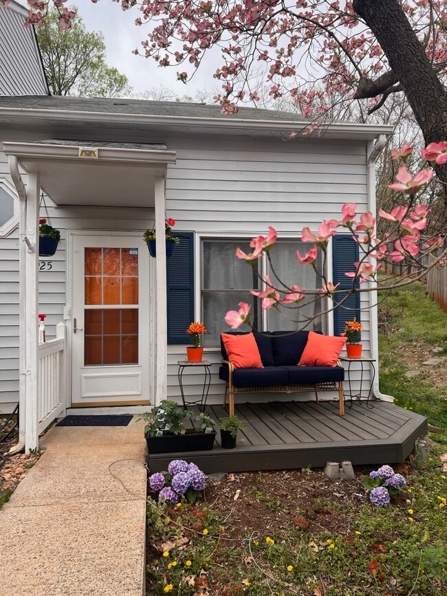 property at 925 Rives St
