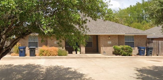 property at 3718 Oldenburg Ln