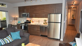 Atrium Apartments in Seattle, WA - Building Photo