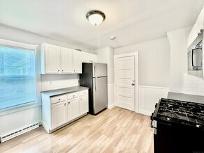 816 Pacific St in Stamford, CT - Building Photo - Building Photo