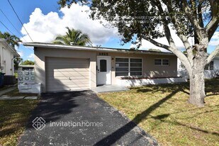 2925 NW 69th Ave, Unit 33 in Sunrise, FL - Building Photo