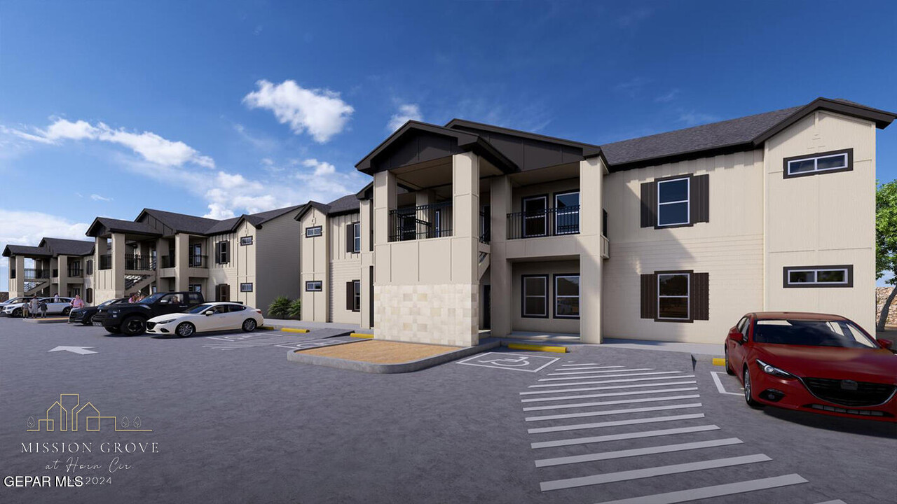 10680 Horn Cir in Socorro, TX - Foto de edificio