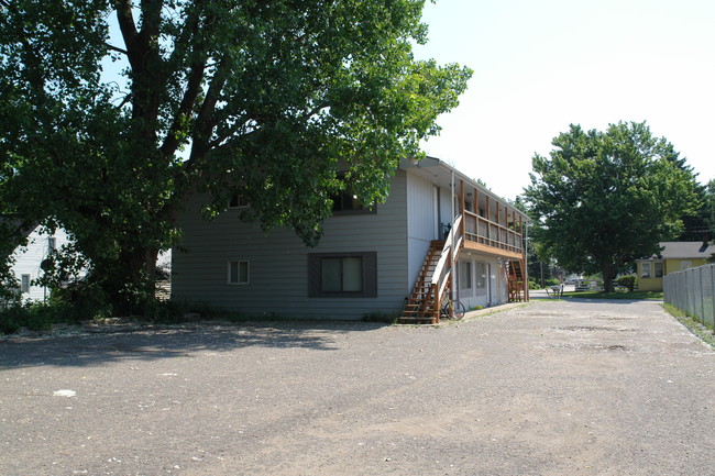 2725 Hollywood St in Lansing, MI - Foto de edificio - Building Photo