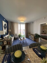 1455 W 31st St, Unit B2 in Hialeah, FL - Building Photo - Building Photo