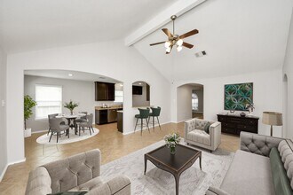 21823 Wildcroft Dr in Katy, TX - Building Photo - Building Photo