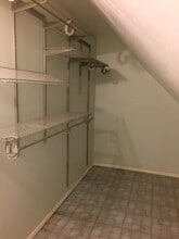 57 Park Ave, Unit Park Ave 3rd Floor in Cranston, RI - Foto de edificio - Building Photo