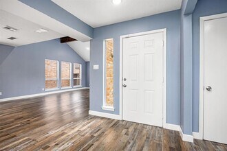 12805 Westpark Dr in Houston, TX - Building Photo - Building Photo