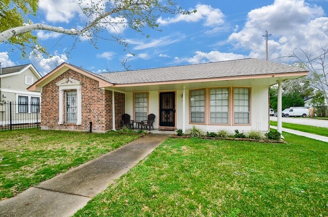 701 Redan St in Houston, TX - Building Photo - Building Photo