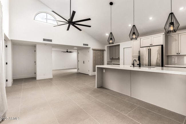 9470 E Riviera Dr in Scottsdale, AZ - Building Photo - Building Photo