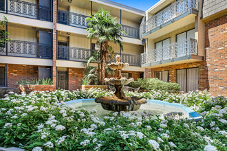 Sailboat Bay in New Orleans, LA - Foto de edificio - Building Photo