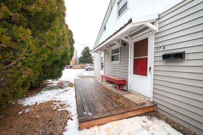 172-172 NE Juniper St in Prineville, OR - Foto de edificio - Building Photo