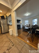 19 Saint Lukes Rd, Unit 1 in Boston, MA - Building Photo - Building Photo