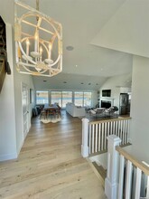 115 Dune Rd in Southampton, NY - Building Photo - Building Photo