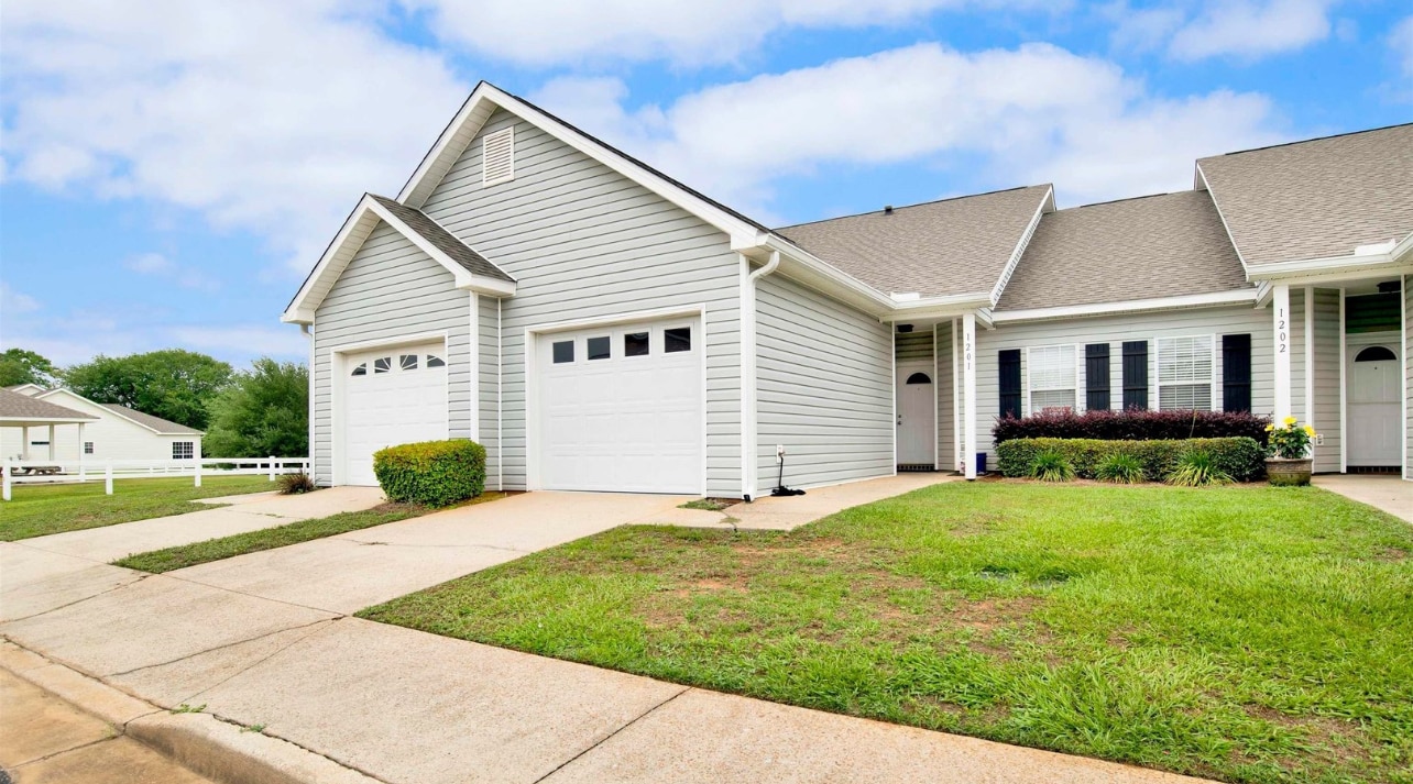 2651 S Juniper St in Foley, AL - Building Photo