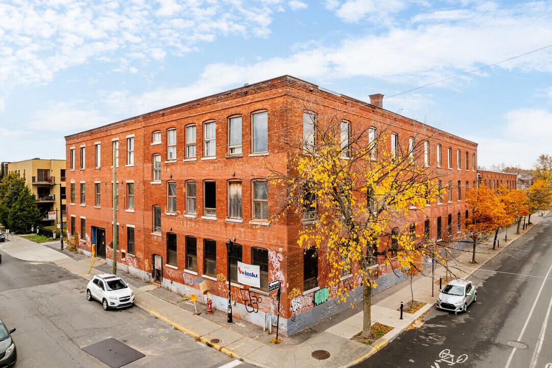 La Buscuiterie Charborneau in Montréal, QC - Building Photo