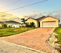 2829 NW 7th Terrace in Cape Coral, FL - Foto de edificio - Building Photo