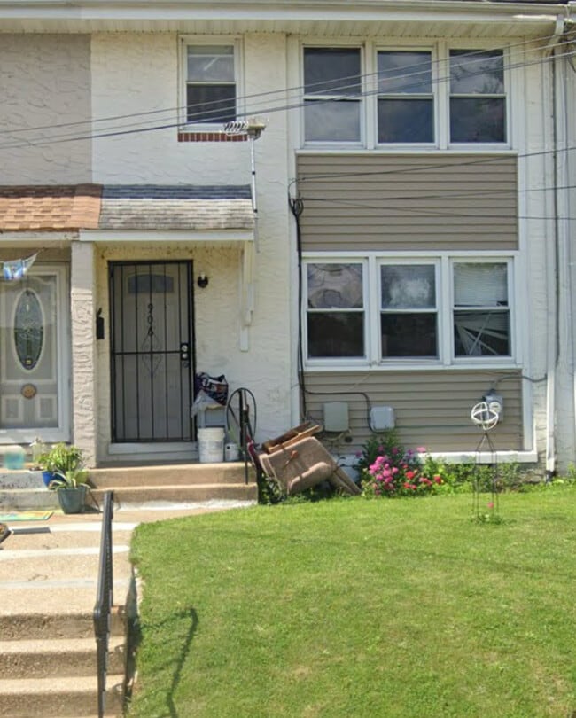 property at 906 Alcyon Dr