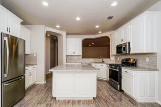 342 Soaring Breeze in San Antonio, TX - Building Photo - Building Photo