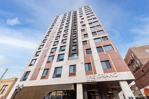 The Grand in West New York, NJ - Building Photo
