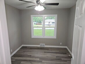 1259 E Berkeley St in Springfield, MO - Building Photo - Building Photo