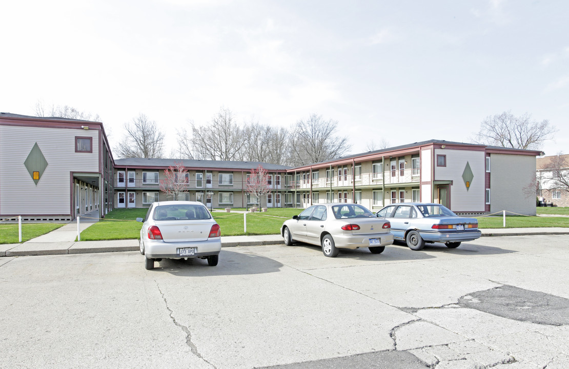 Bell Apartments in Roseville, MI - Foto de edificio