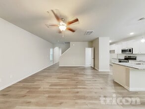 229 Spring Knoll Dr in Charlotte, NC - Foto de edificio - Building Photo