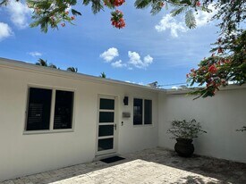 2645 Scott St in Hollywood, FL - Building Photo