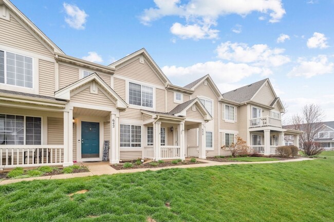 640 Lincoln Station Dr in Oswego, IL - Building Photo - Building Photo